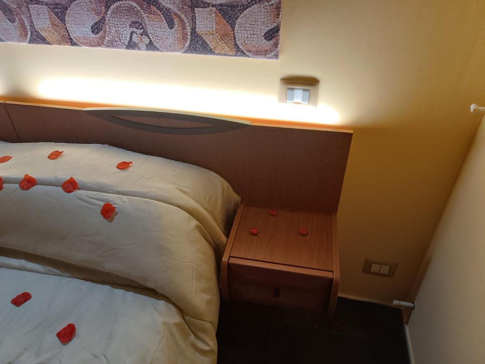 B&B Megale Hellas 罗萨尔诺 外观 照片